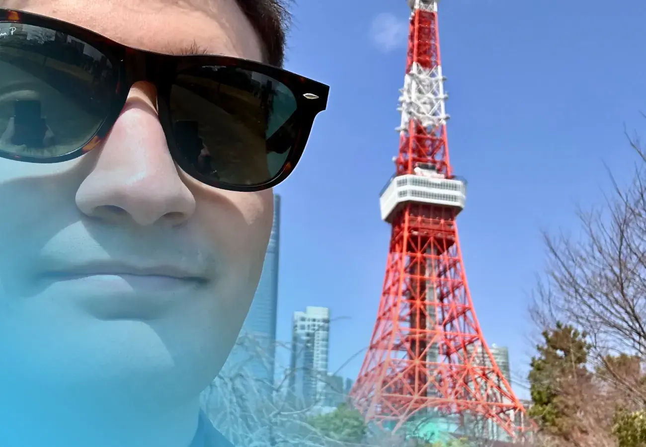 Pricefx support engineer in front of tower
